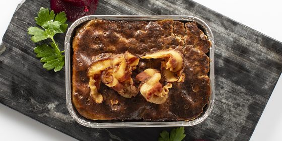 Stor postej med svampe og bacon